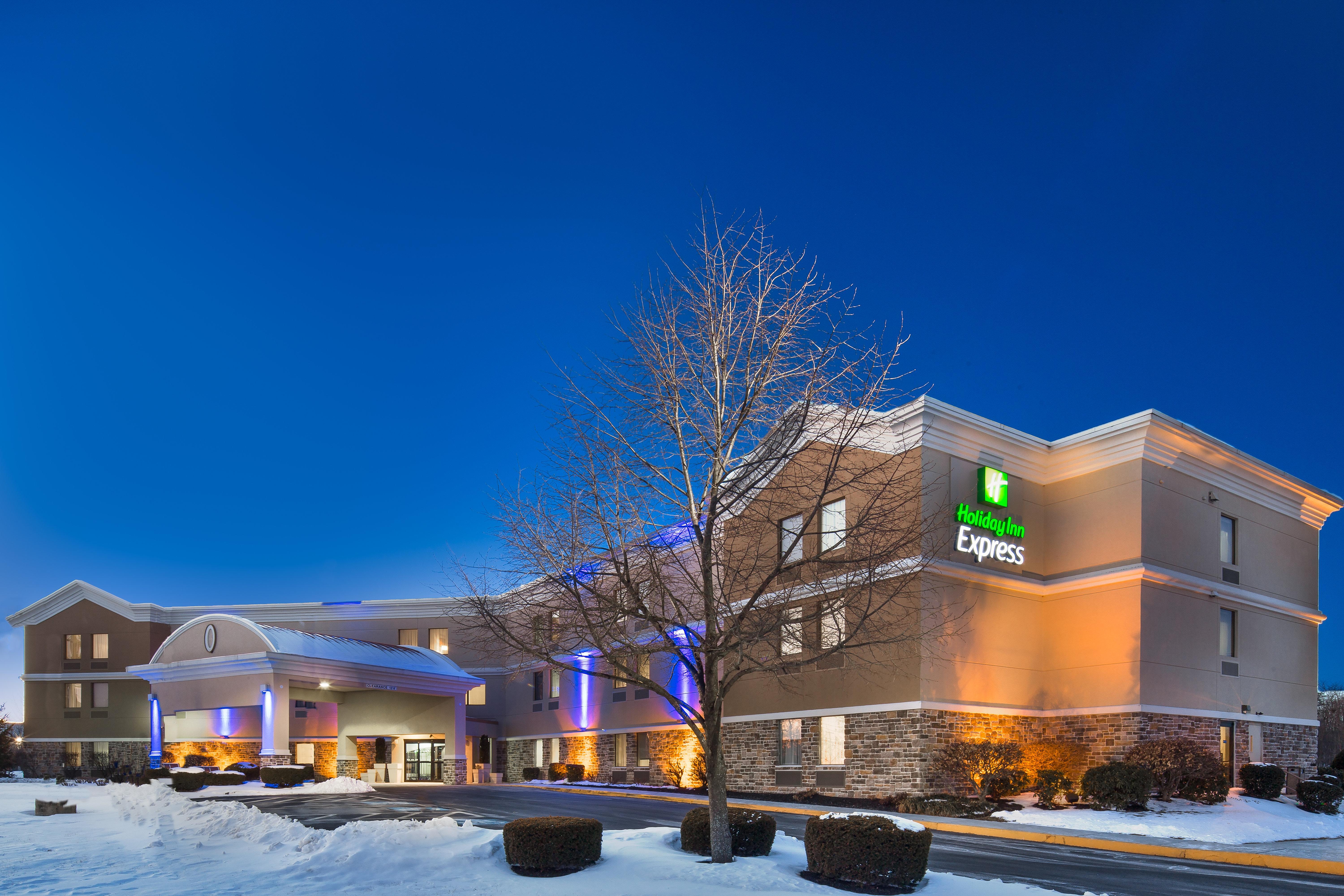 Holiday Inn Express Harrisburg I-81 - Hershey By Ihg Manadahill Exterior photo